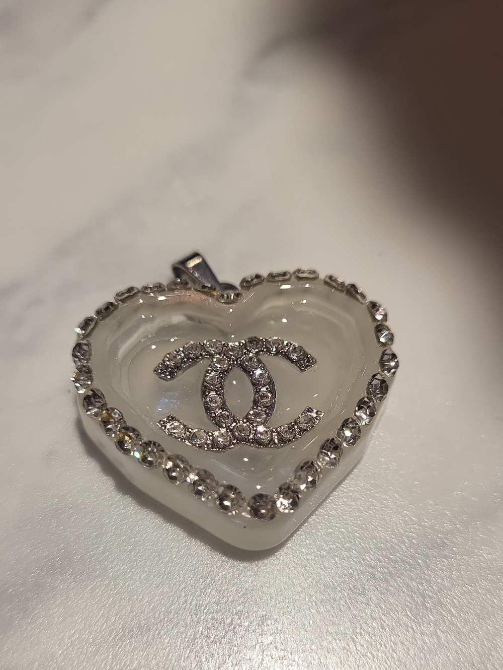 Lavish Silver Zipper Pull